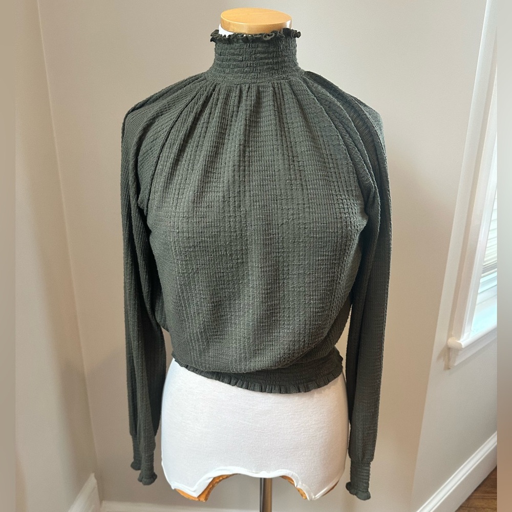 Free People Women’s Army Green Mock Neck Smocked Bohemian Top Size XS